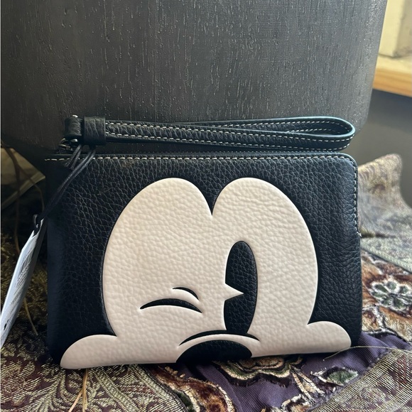 LAST ONE❤️🔥Authentic COACH Disney Wink Mickey leather zip around wristlet - Picture 2 of 8